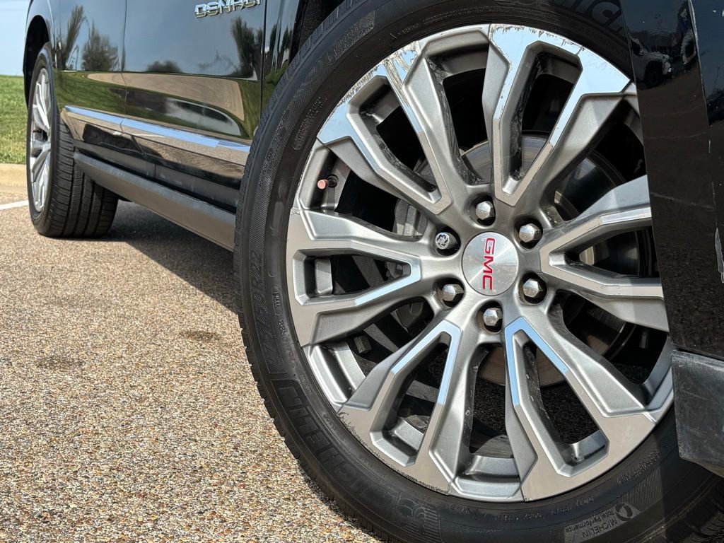 Used 2021 GMC Yukon XL Denali w/ Denali Ultimate Package image 2