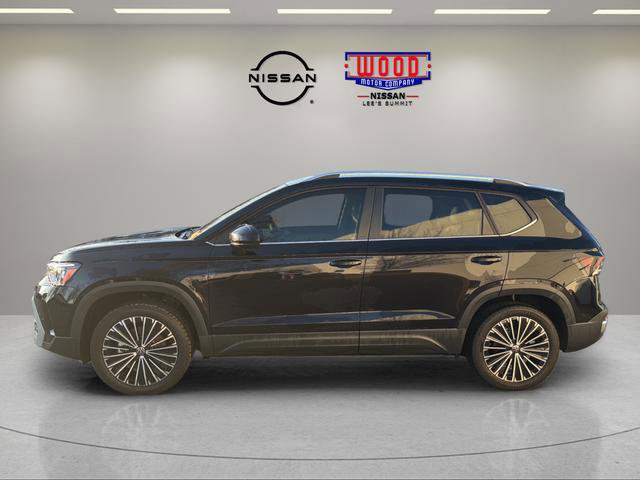 Used 2025 Volkswagen Taos SE image 8