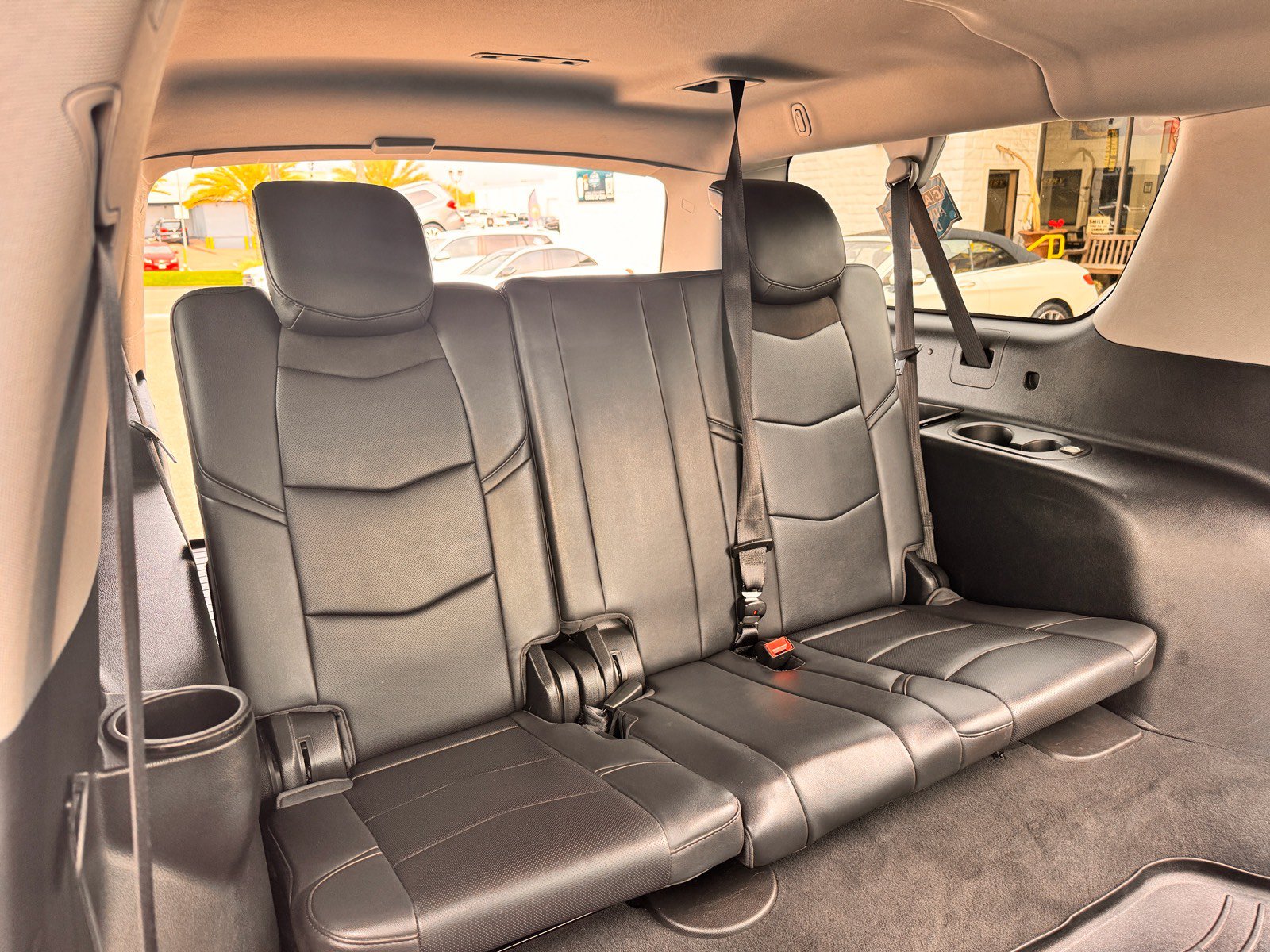 Used 2018 Cadillac Escalade ESV Luxury AWD/4WD image 14