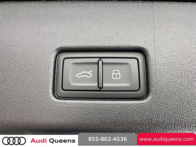 Used 2025 Audi Q4 e-tron Premium w/ Convenience Package image 11