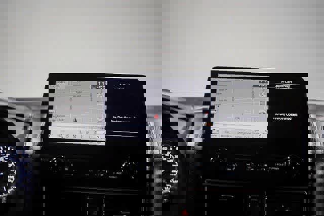 Used 2021 Nissan Armada SL w/ Captain's Chairs Package image 14