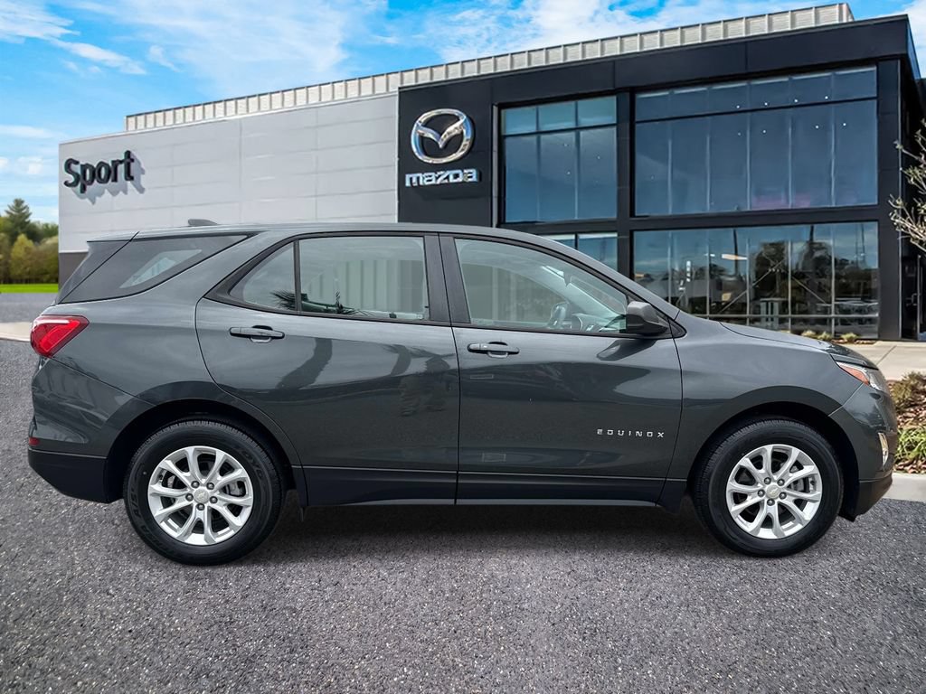 Used 2020 Chevrolet Equinox LS FWD image 2