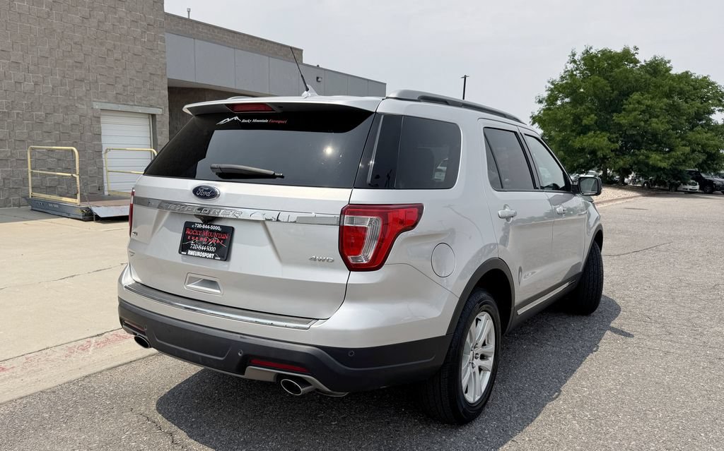 Used 2018 Ford Explorer XLT w/ Equipment Group 202A AWD/4WD image 8