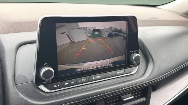 Used 2023 Nissan Rogue SV image 18