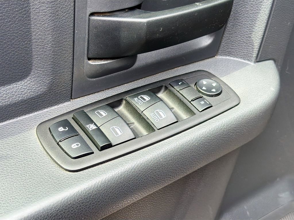 Used 2023 RAM 2500 Tradesman w/ Chrome Appearance Group image 17