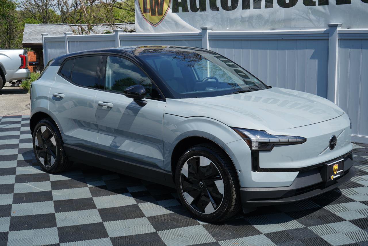 Used 2026 Volvo EX30 Ultra w/ Climate Package AWD/4WD image 2