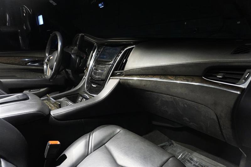Used 2016 Cadillac Escalade Platinum image 21