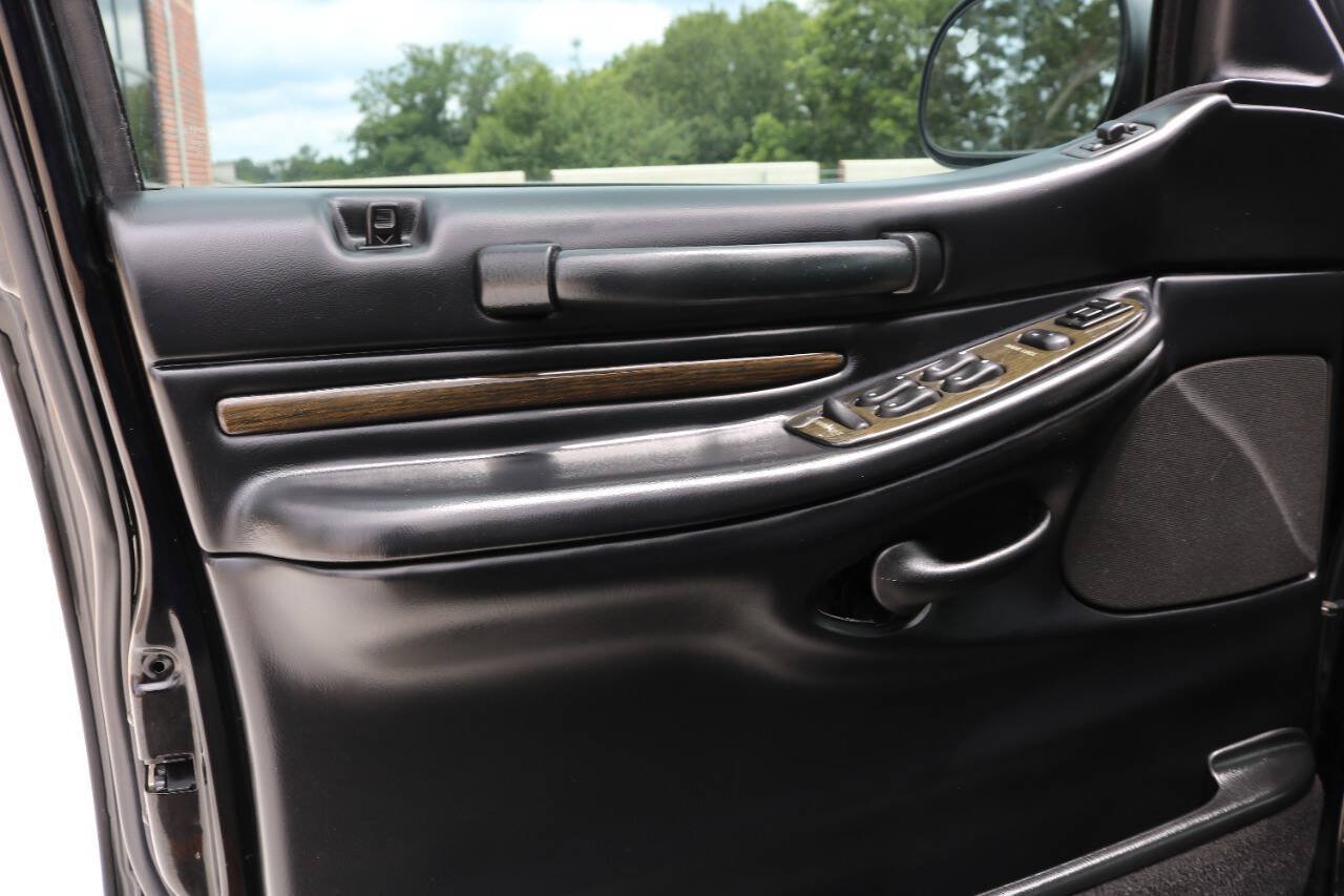 Used 2002 Lincoln Blackwood RWD image 68