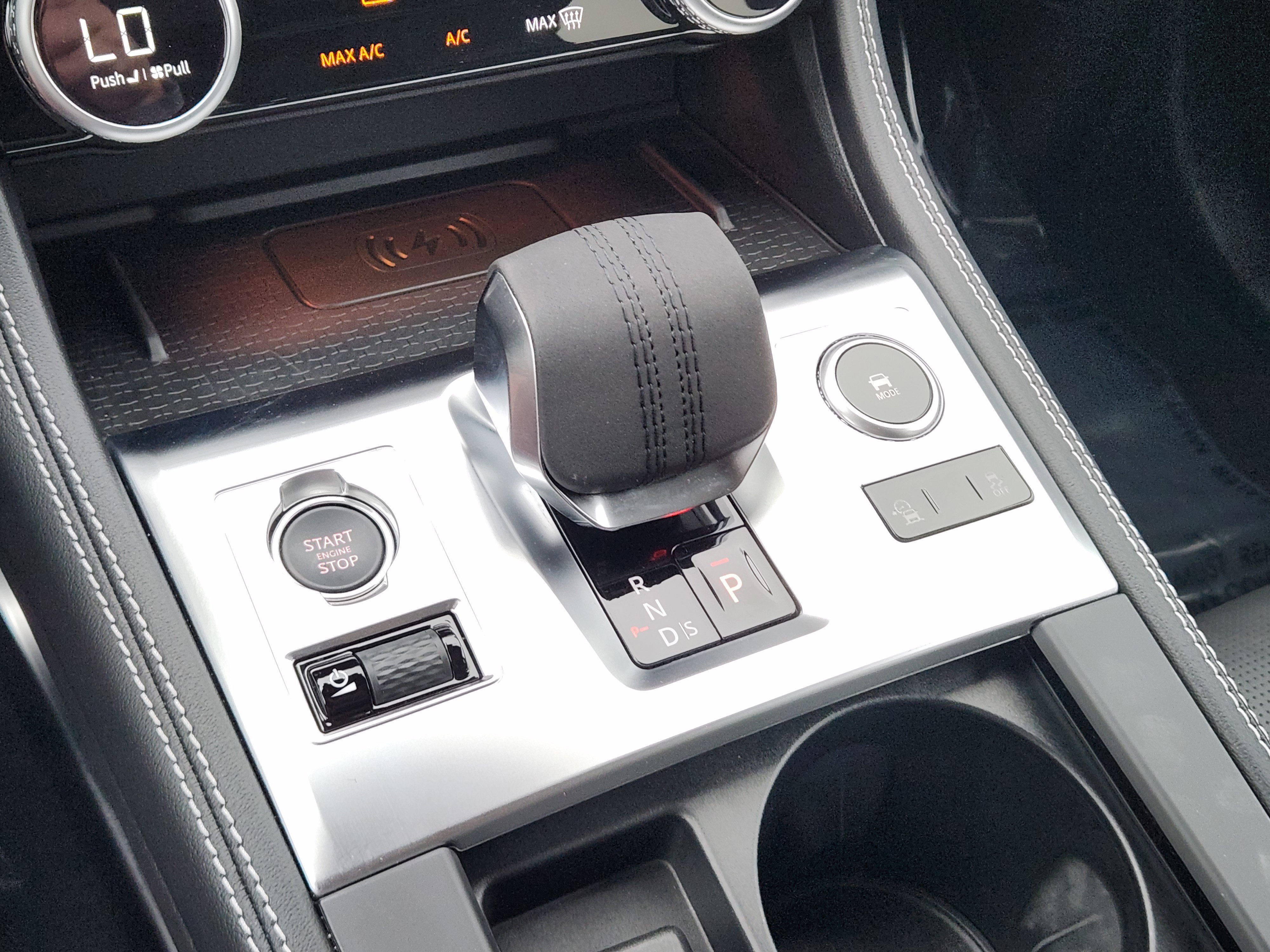 Certified 2026 Jaguar F-PACE R-Dynamic S AWD/4WD image 16