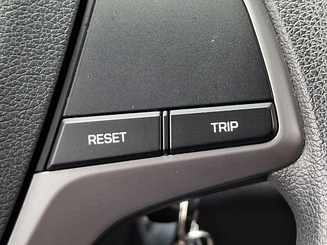 Used 2018 Hyundai Elantra SE FWD image 19