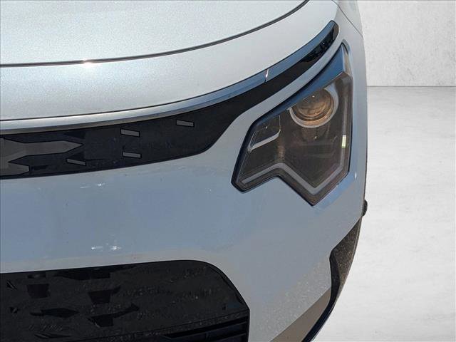 Used 2025 Kia Niro Wind FWD image 9