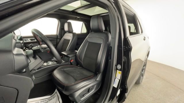 Used 2023 Ford Explorer ST-Line w/ Class IV Trailer Tow Package image 33