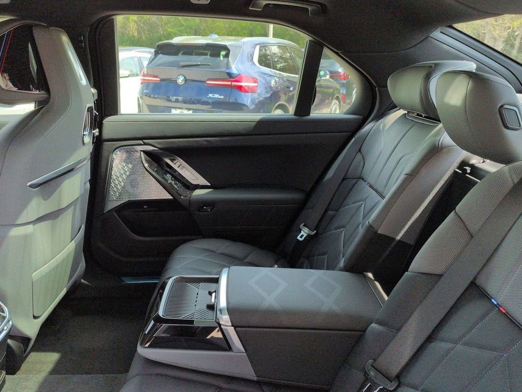 New 2026 BMW 760i xDrive w/ Executive Package AWD/4WD image 14
