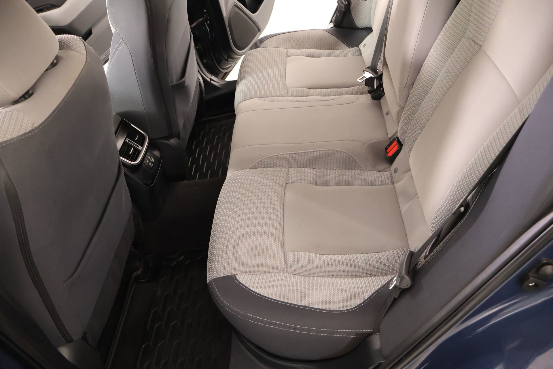Used 2024 Subaru Outback Premium image 12