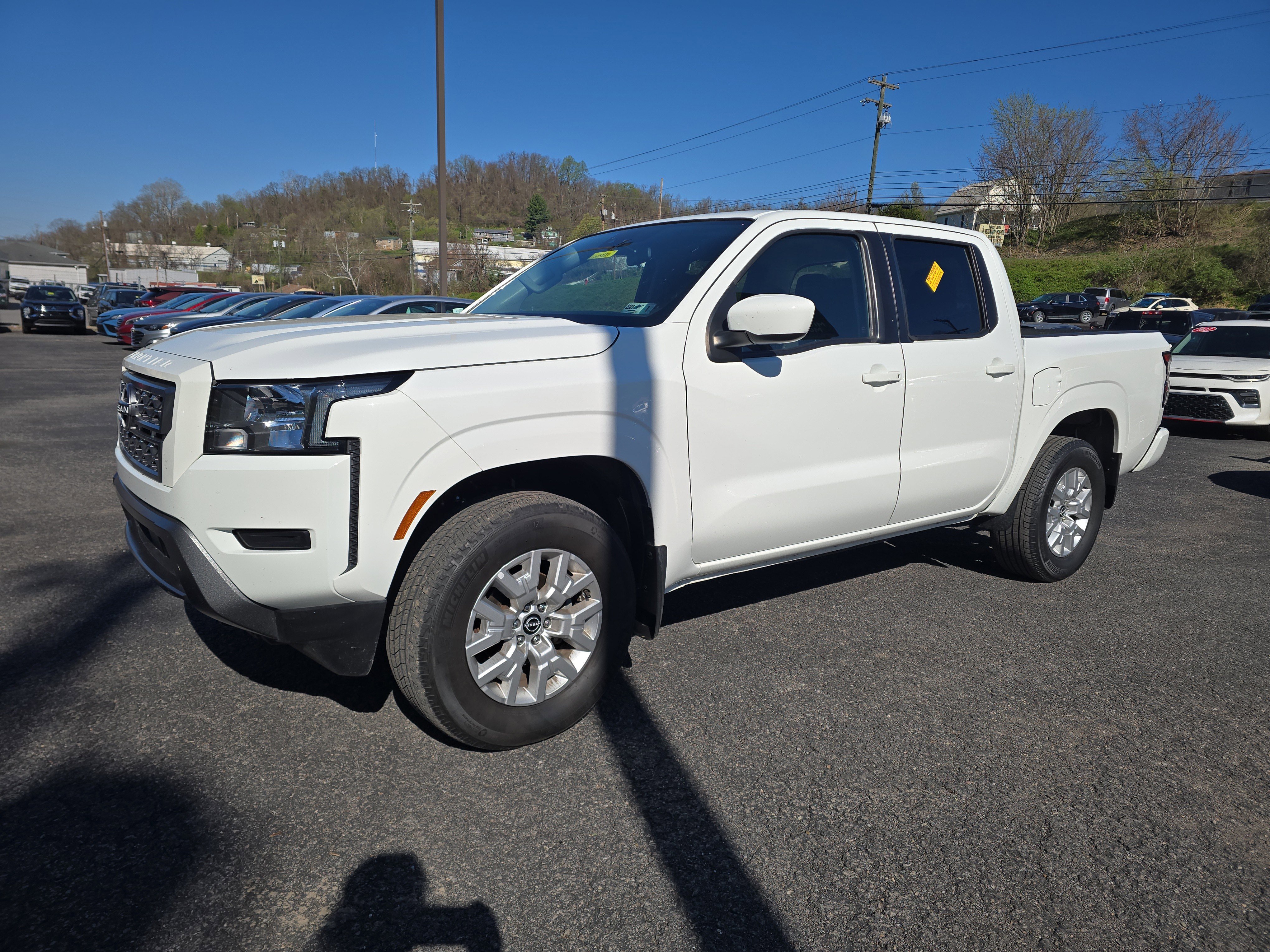 Used 2022 Nissan Frontier SV w/ Technology Package image 10