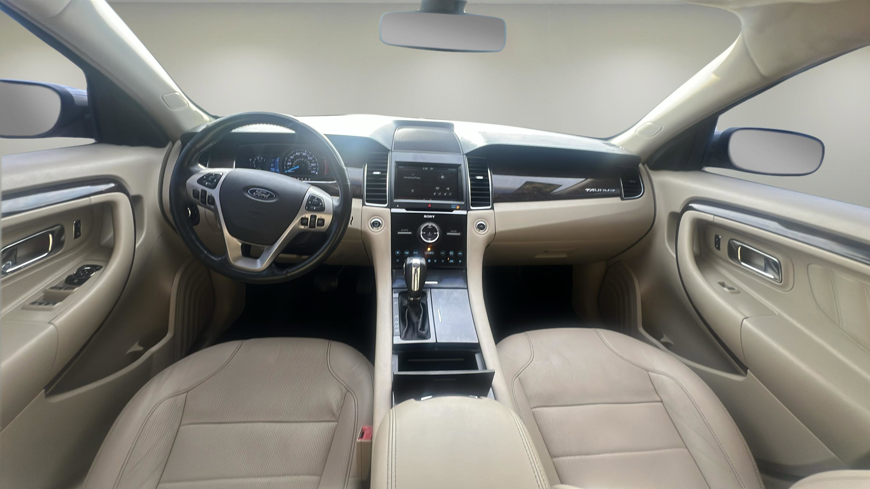 Used 2013 Ford Taurus Limited image 9