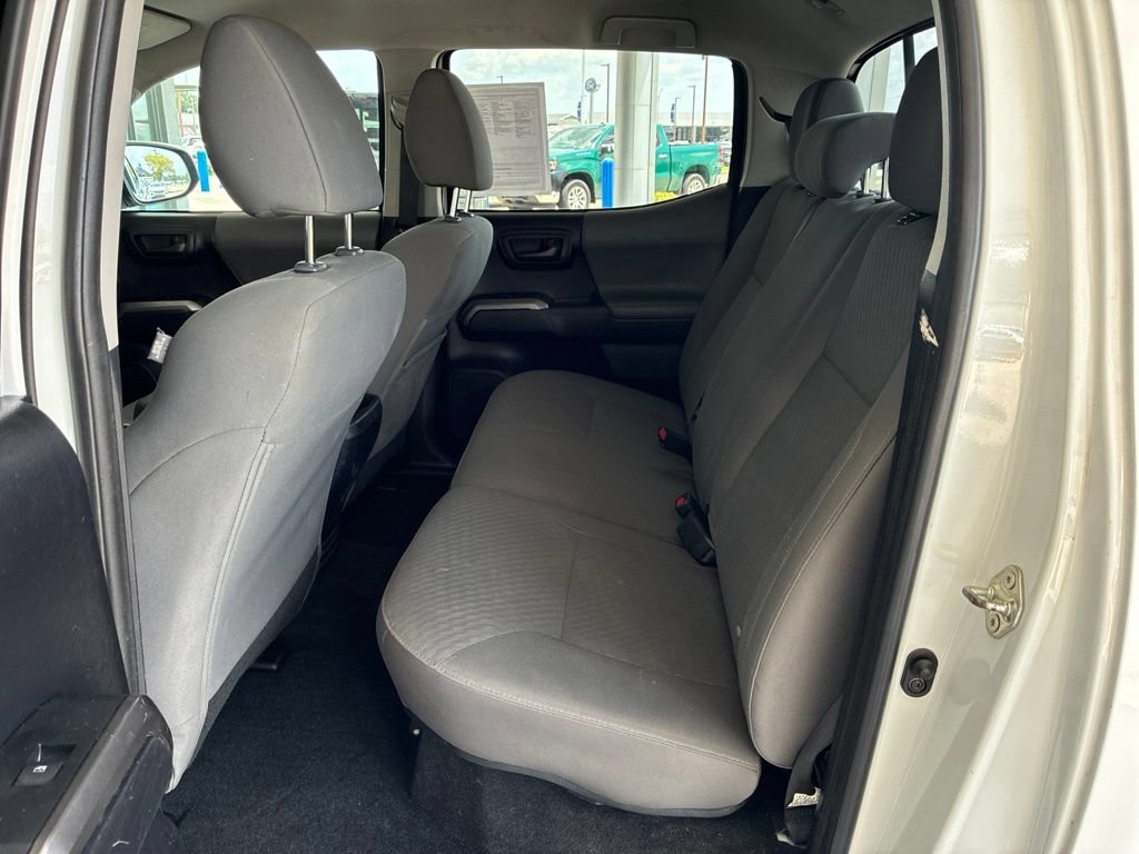 Used 2020 Toyota Tacoma SR5 AWD/4WD image 13