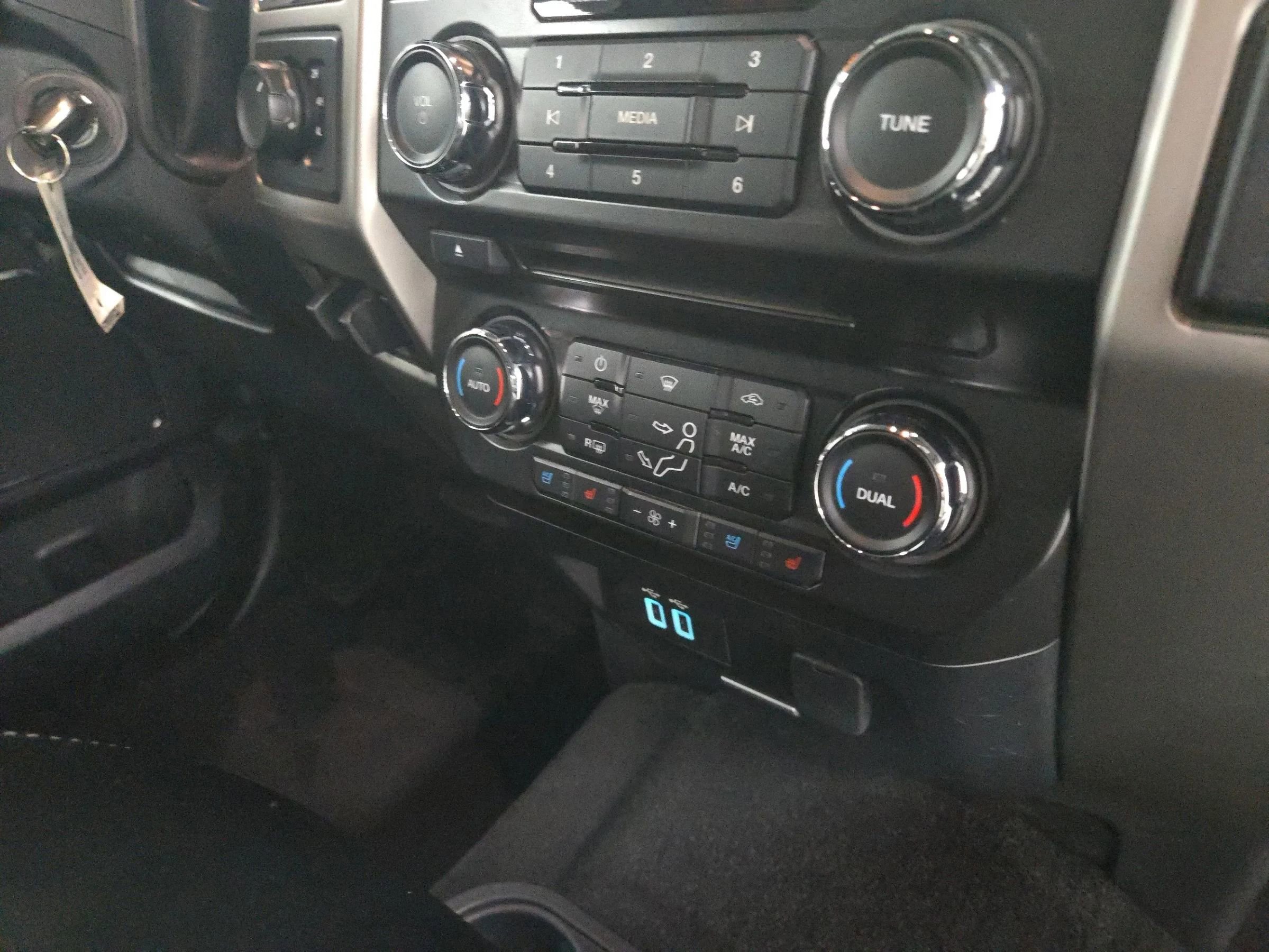 Used 2018 Ford F250 Lariat w/ Lariat Value Package image 29