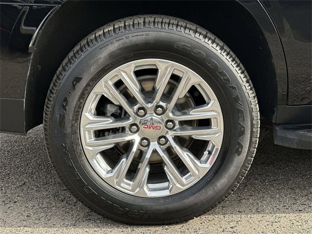 Used 2023 GMC Yukon SLT image 32