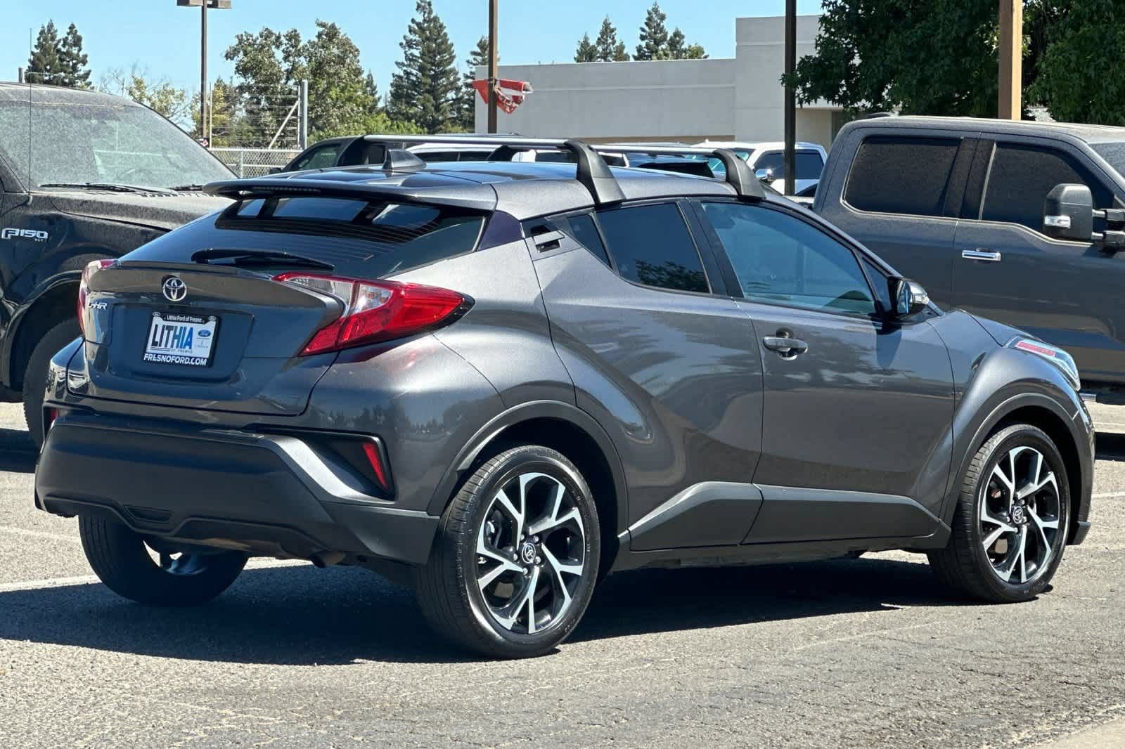 Used 2021 Toyota C-HR XLE FWD image 2