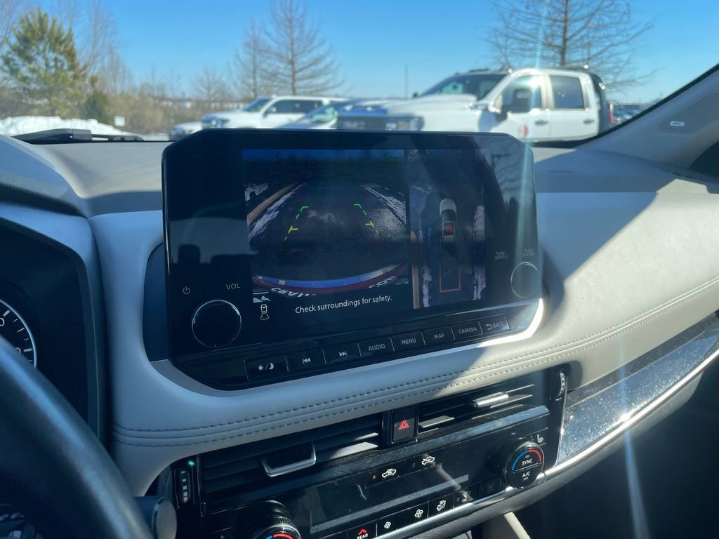 Used 2023 Nissan Rogue SL w/ SL Premium Package image 17