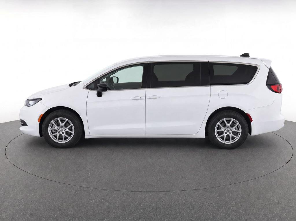 Used 2024 Chrysler Voyager LX FWD image 6