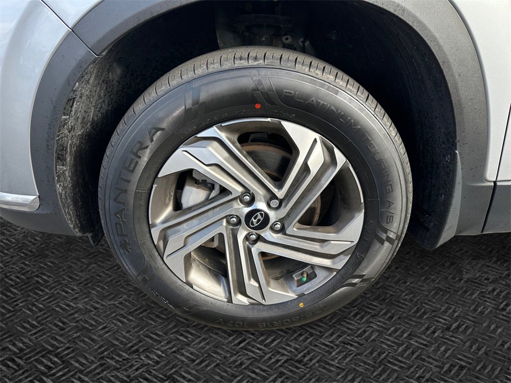 Used 2023 Hyundai Santa Fe SEL w/ Premium Package image 11