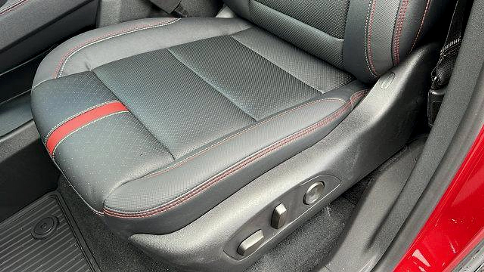 New 2026 Chevrolet Traverse RS image 21