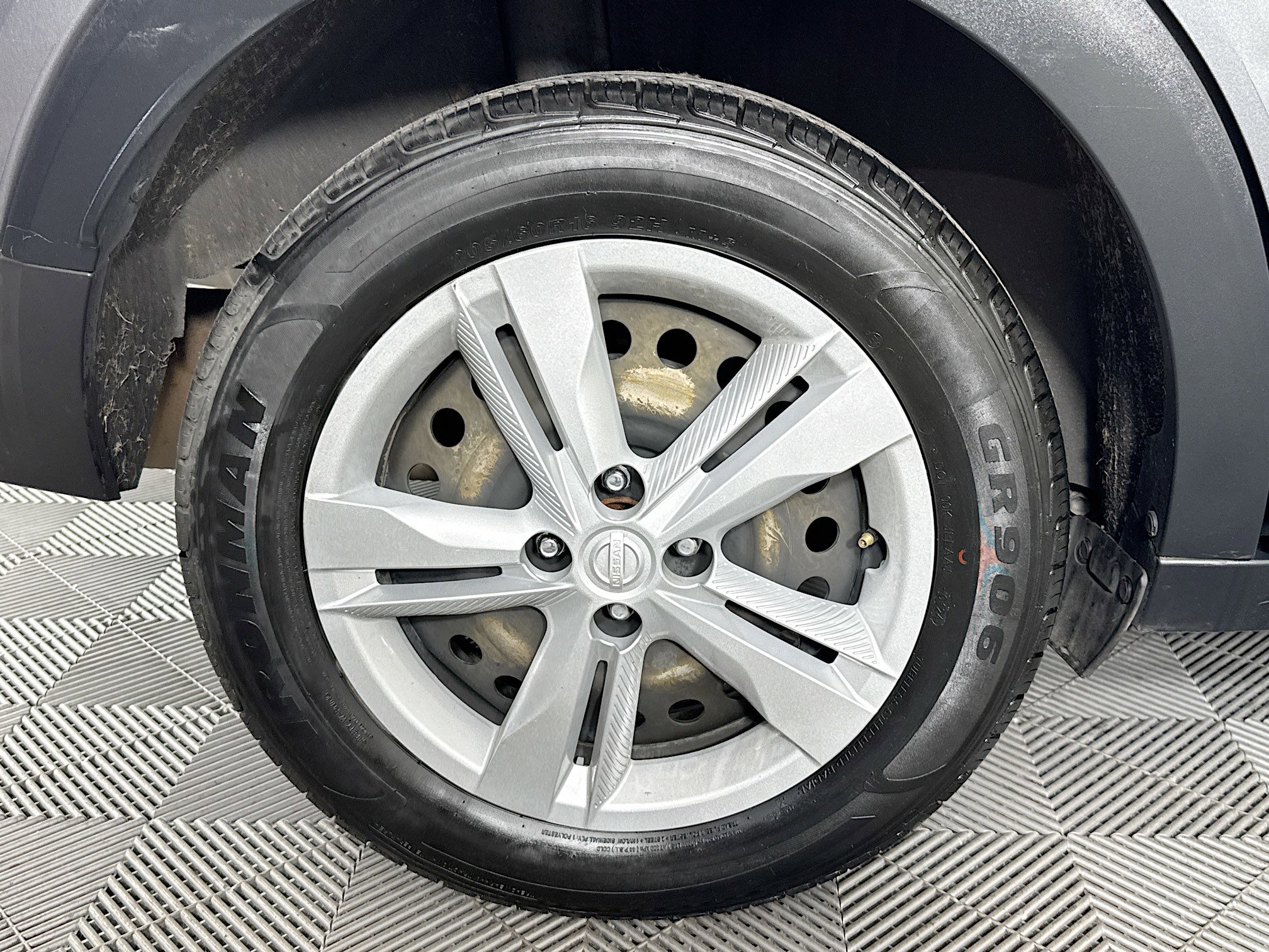 Used 2022 Nissan Kicks S image 32