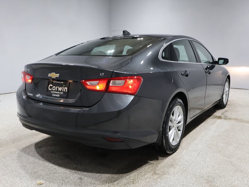 Used 2017 Chevrolet Malibu LT image 2