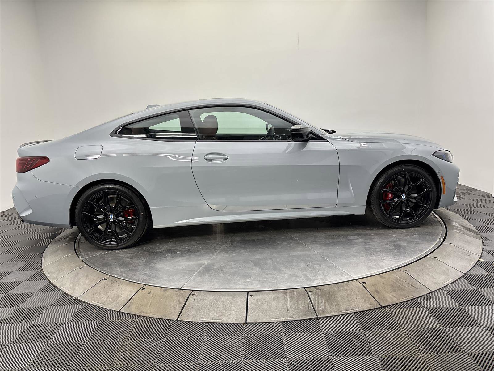 New 2026 BMW 440i xDrive Coupe w/ Parking Assistance Package AWD/4WD image 17