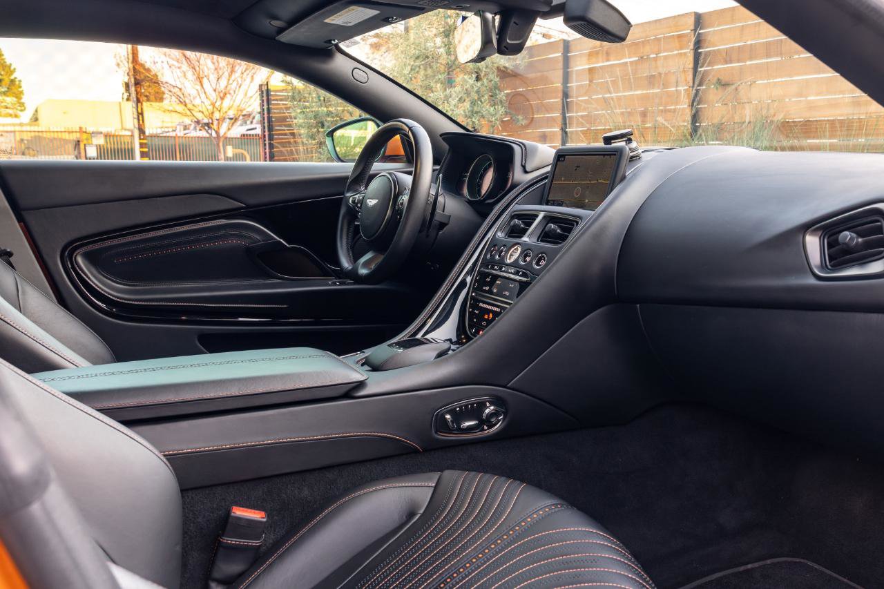 Used 2018 Aston Martin DB11 Coupe image 77
