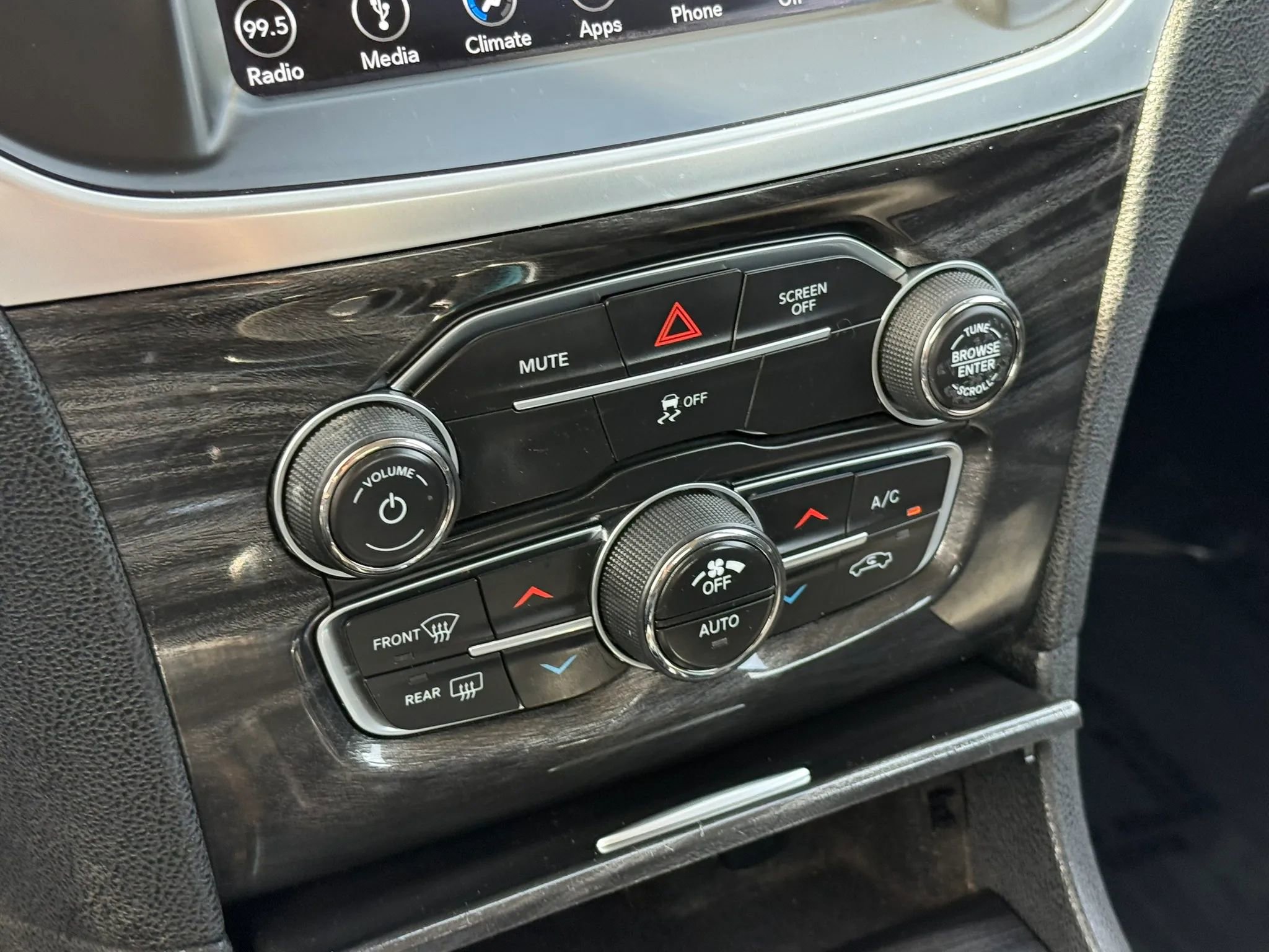 Used 2019 Chrysler 300 Touring RWD image 37