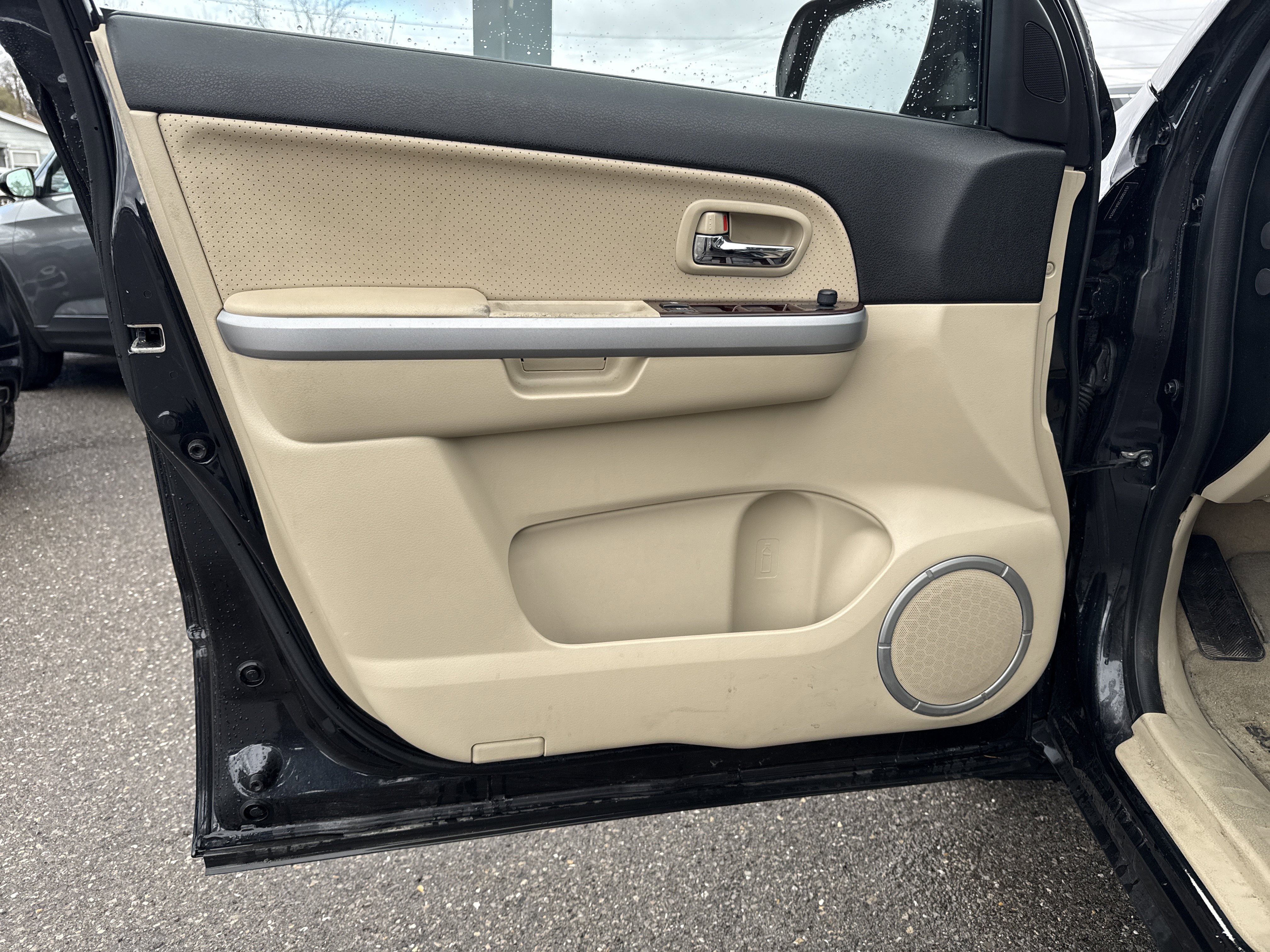 Used 2013 Suzuki Grand Vitara Limited image 15