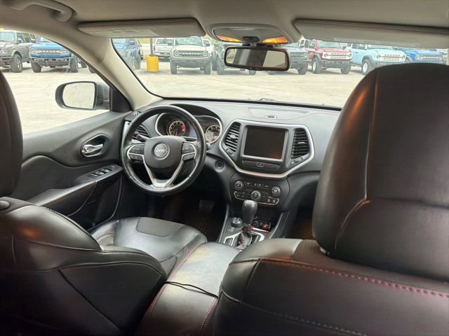 Used 2016 Jeep Cherokee Trailhawk w/ Cold Weather Group image 23