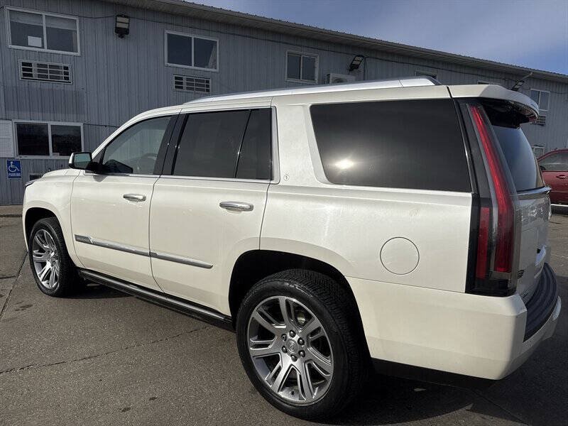 Used 2015 Cadillac Escalade Premium AWD/4WD image 4