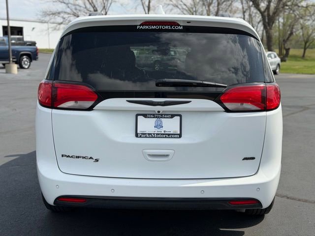 Used 2020 Chrysler Pacifica Touring-L w/ Advanced Safetytec Group image 6