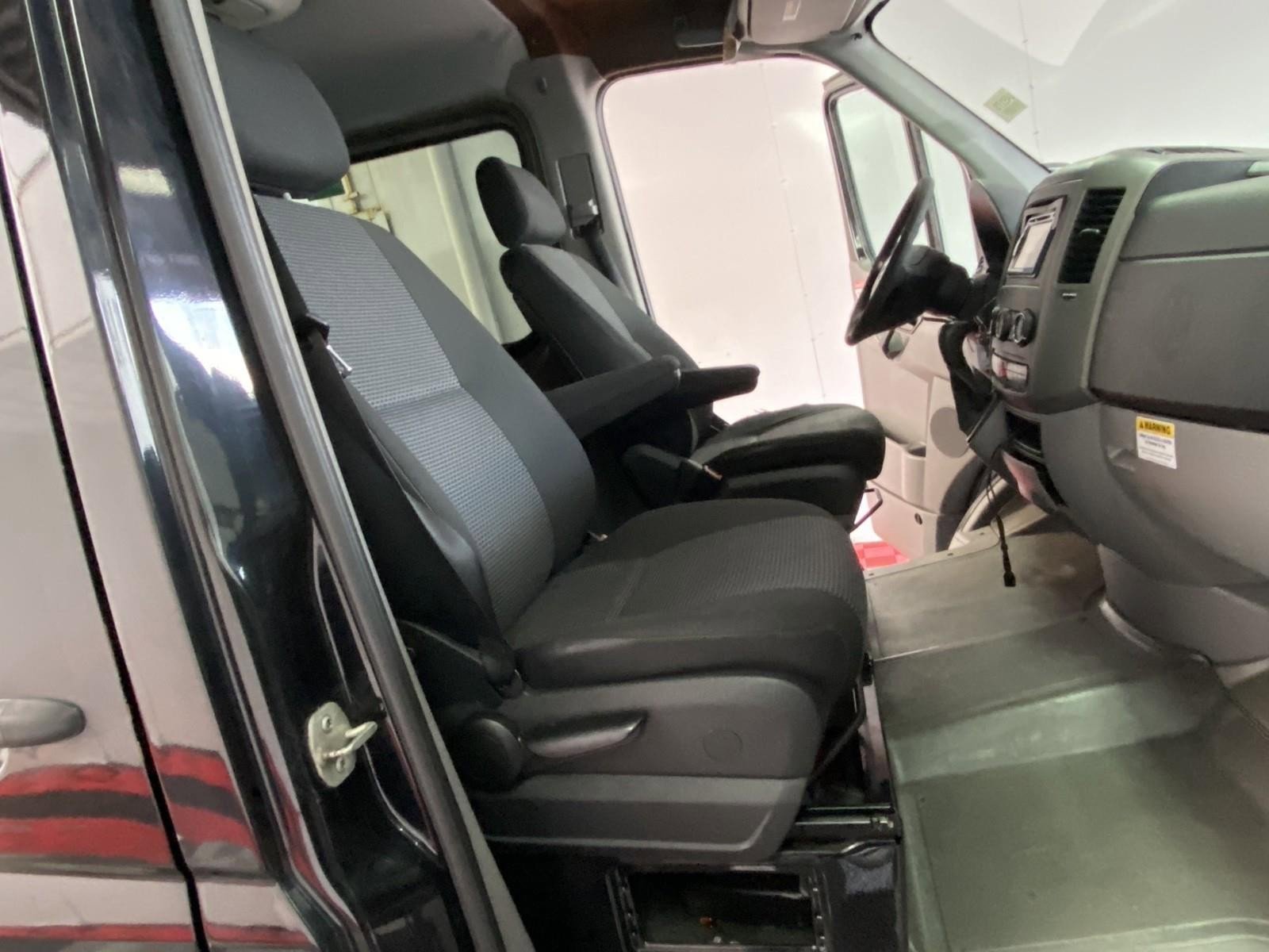 Used 2010 Mercedes-Benz Sprinter 2500 image 9