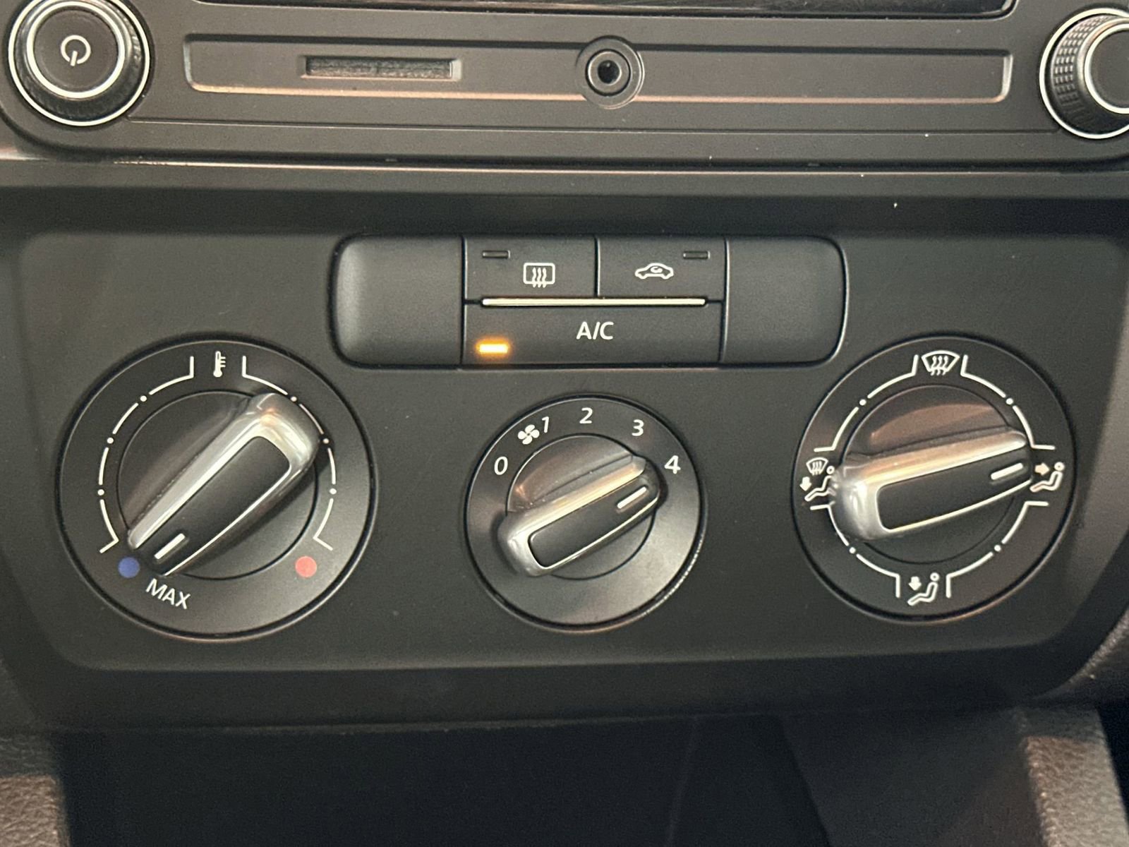 Used 2017 Volkswagen Jetta S image 19