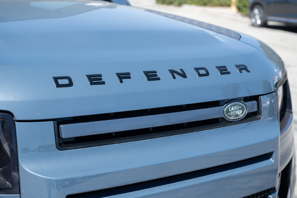 Used 2023 Land Rover Defender 110 S AWD/4WD image 11
