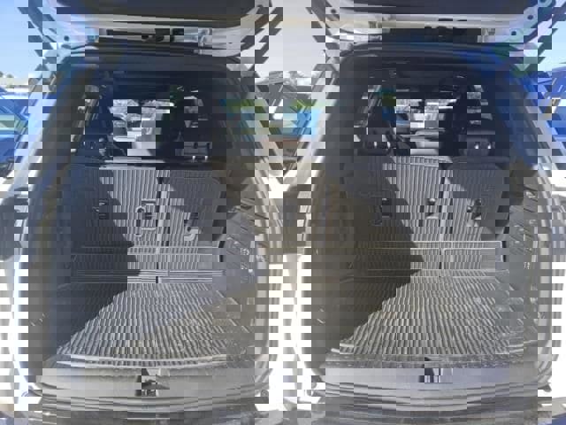 Used 2024 Chevrolet Traverse RS image 6