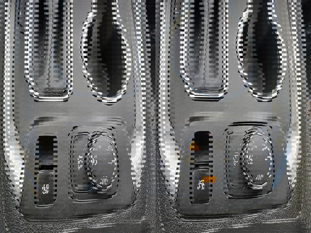 Used 2019 Chevrolet Traverse LT image 17