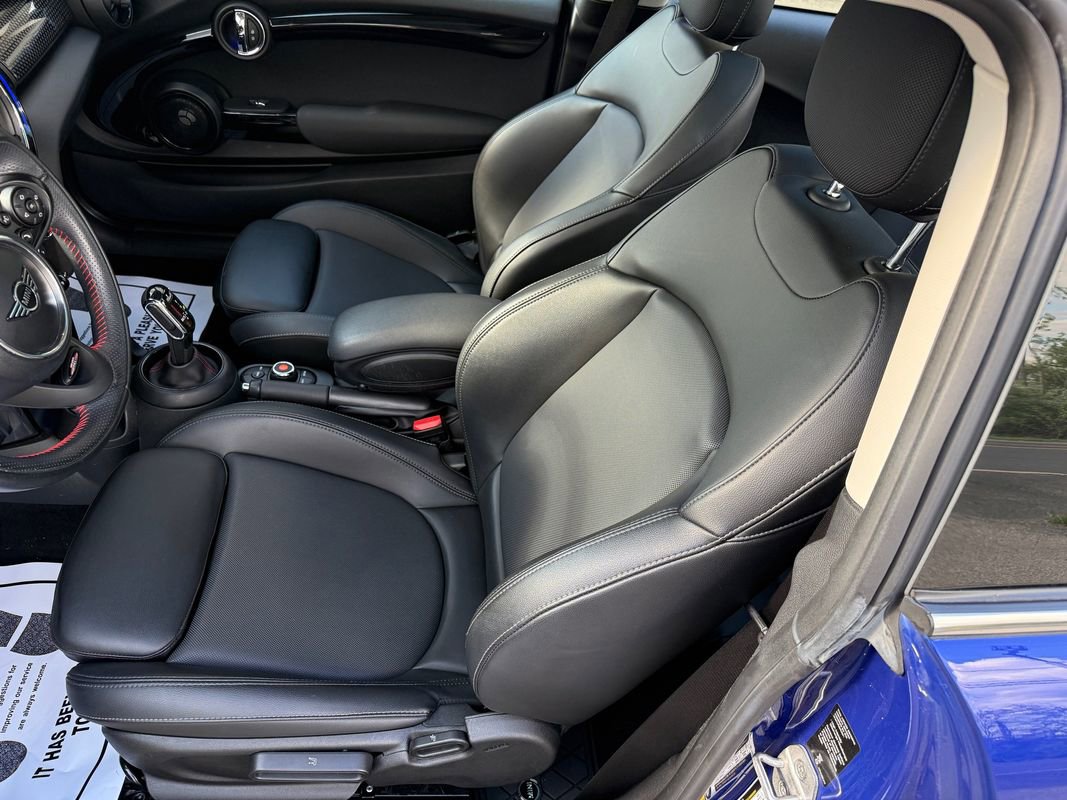 Used 2021 MINI Cooper S w/ Premium Package image 6