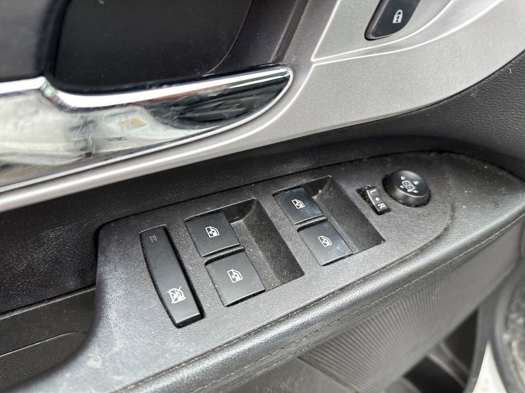 Used 2015 Chevrolet Equinox LS image 15