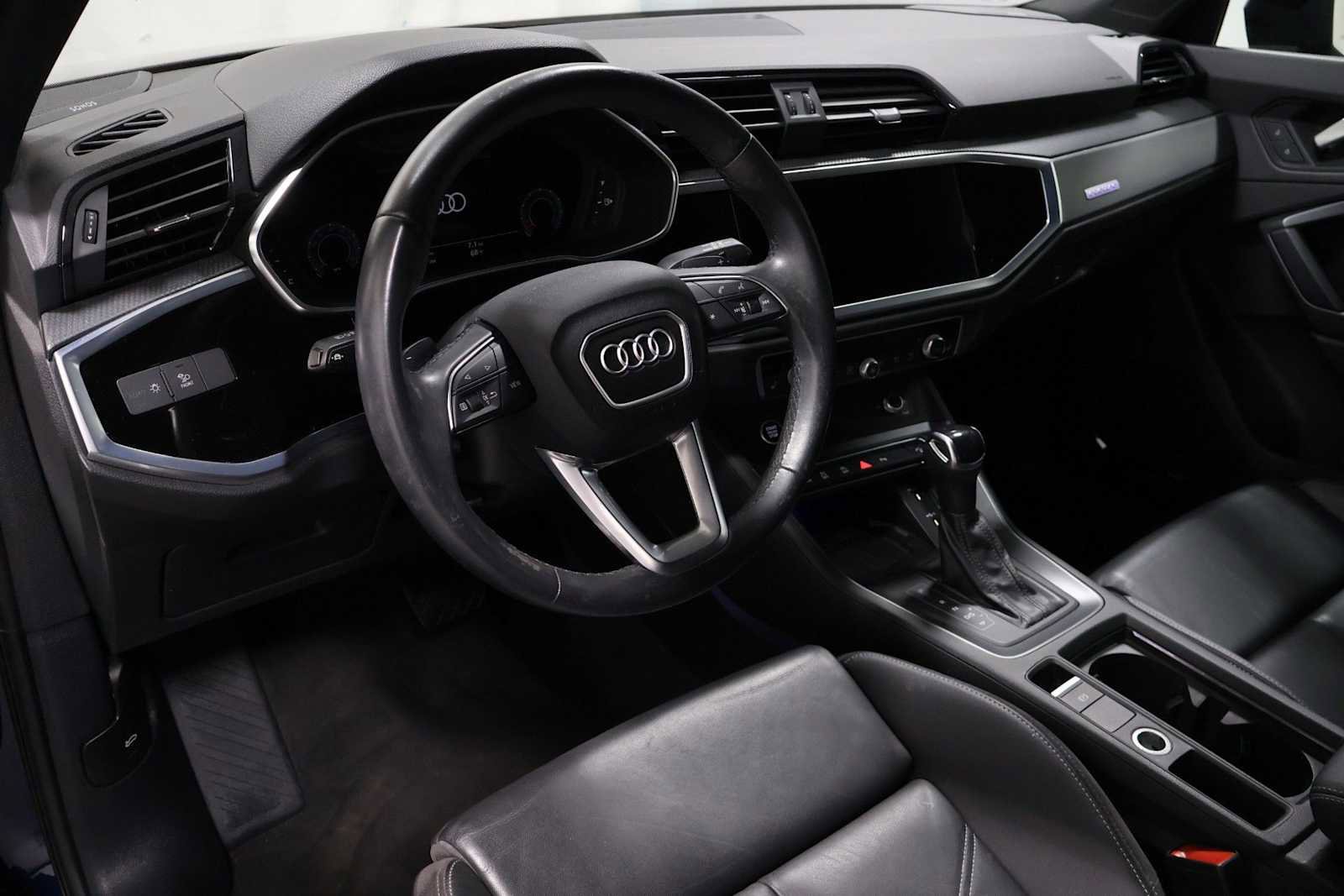Used 2023 Audi Q3 2.0T Premium Plus w/ Premium Plus Package AWD/4WD image 4