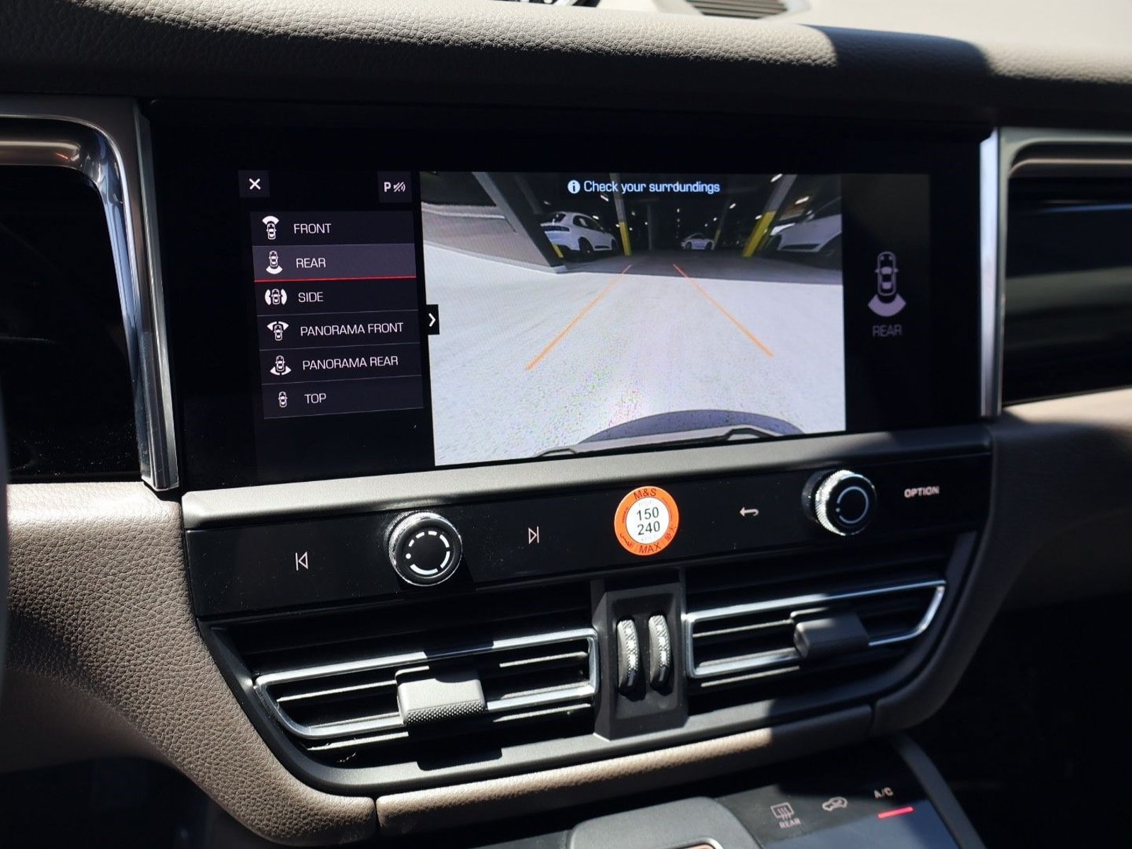 Certified 2026 Porsche Macan AWD/4WD image 18