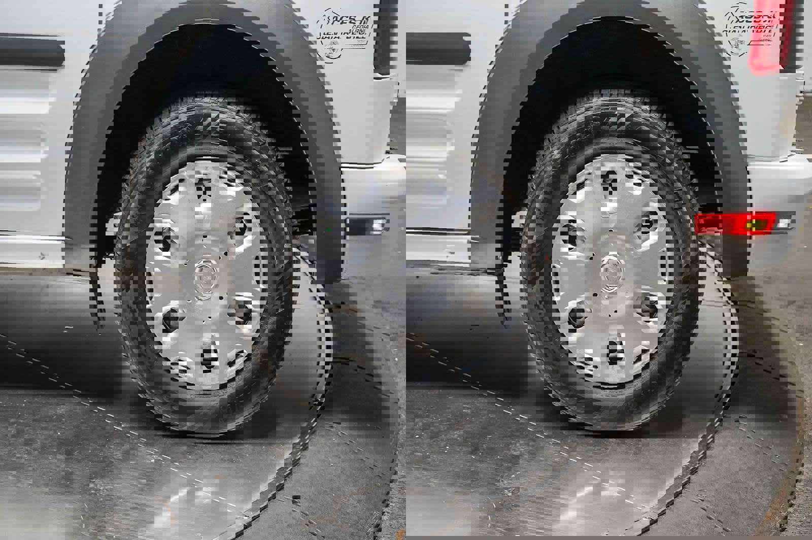 Used 2012 Ford Transit Connect XLT Premium image 12