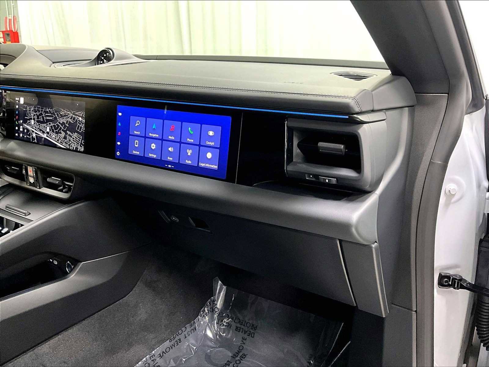 Used 2025 Porsche Macan Electric image 28