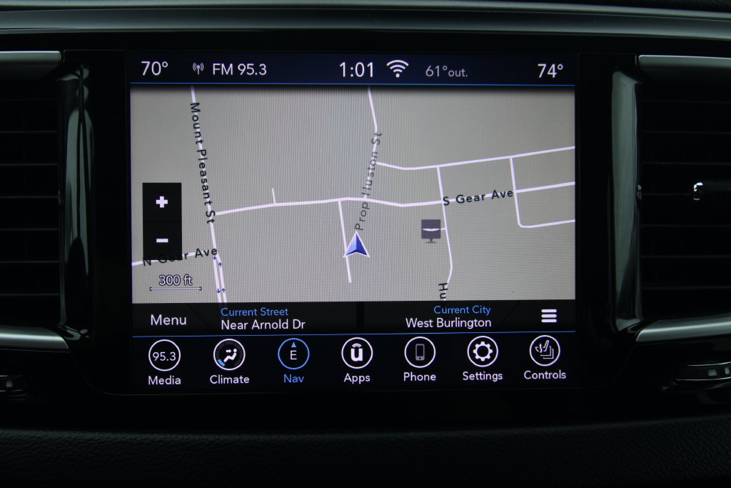 Used 2020 Chrysler Pacifica Touring-L Plus FWD image 12