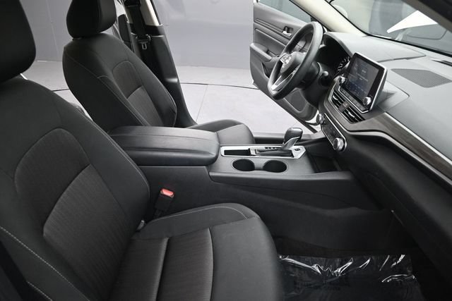 Used 2025 Nissan Altima 2.5 SV FWD image 20